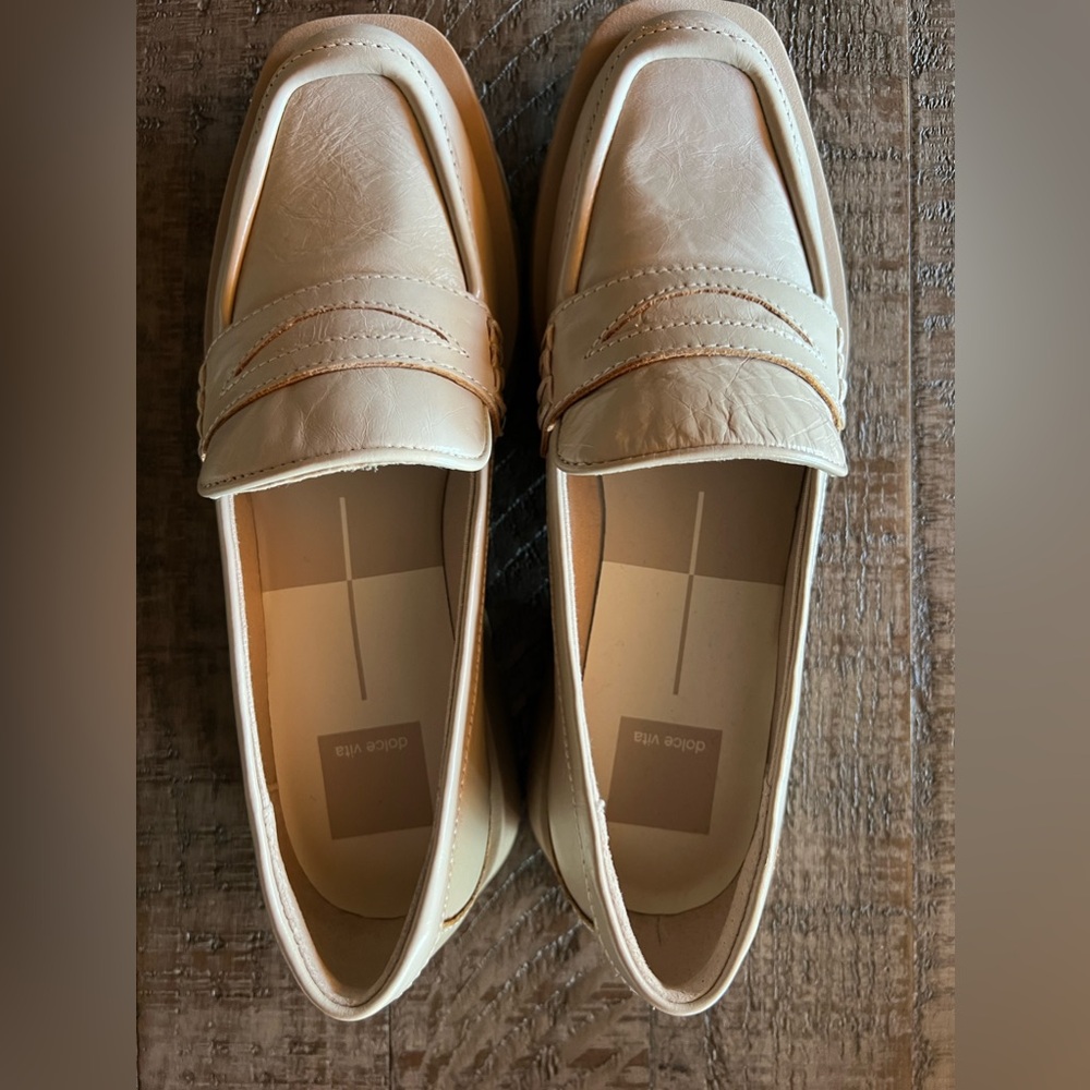 Dolce Vita Women’s Size 7.5 Elias Sesame Crinkle Patent Chunky Sole Loafers - Picture 4 of 6
